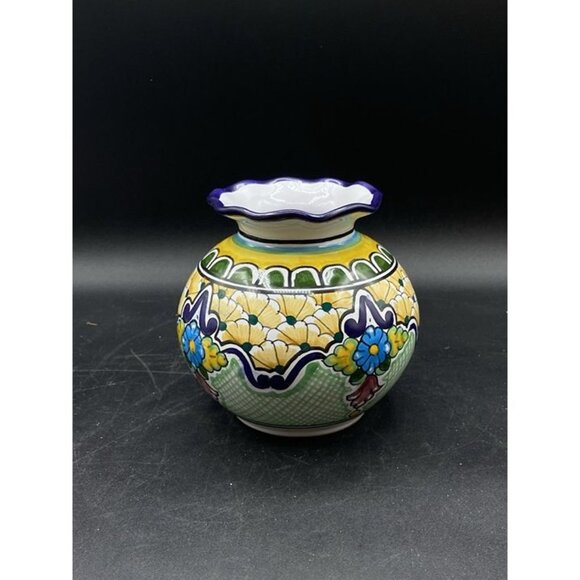 Mexican Puebla Talavera Signed Hernandez Folk Art Pottery Vase Ruffled 4 3/4” - Picture 3 of 10
